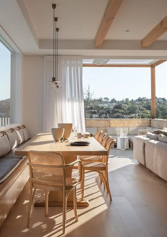 modern-coastal-house-with-plenty-of-interior-light